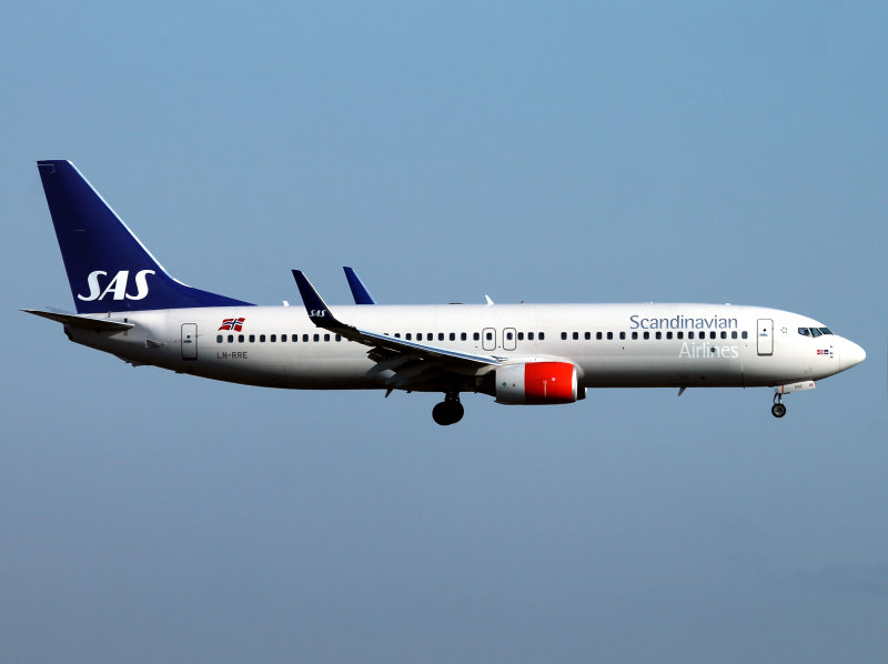 B737-800  LN-RRE  