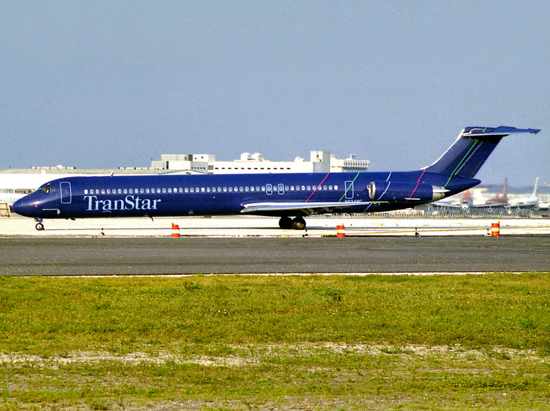 MD-83  N924MC 