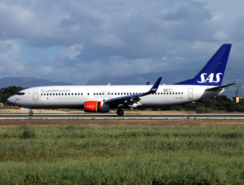 B737-800  LN-RGB  