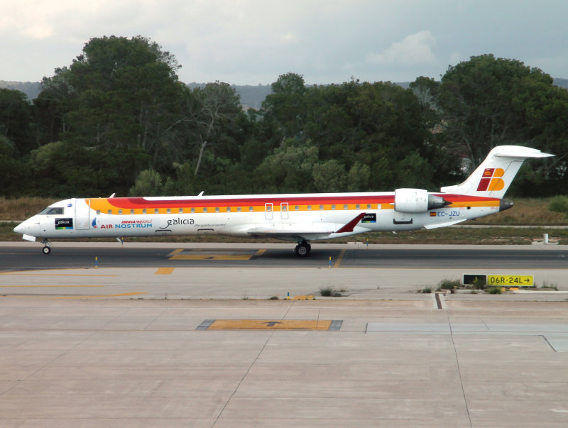 CRJ-700  EC-JZU 