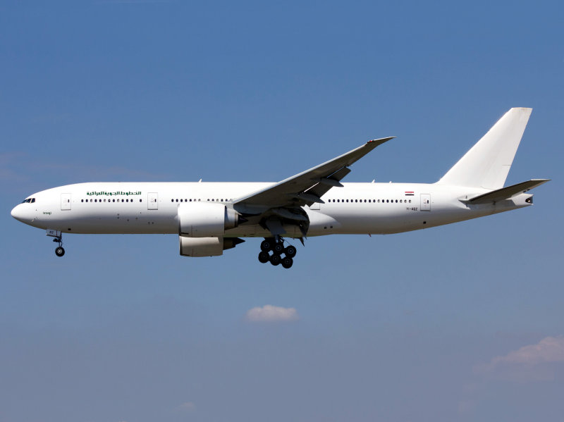 B777-200  YI-AQZ 