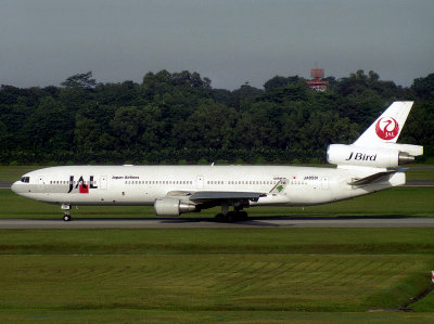 MD11  JA-8581 