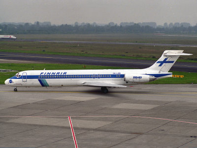 MD-87  OH-LMB  