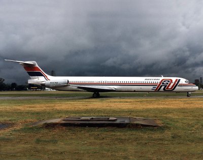 MD-82  N907MD 