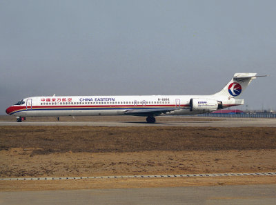 MD-90  B-2262  