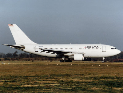 A310-300 N814PA 