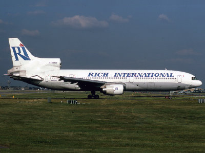 L1011-200  N305GB  