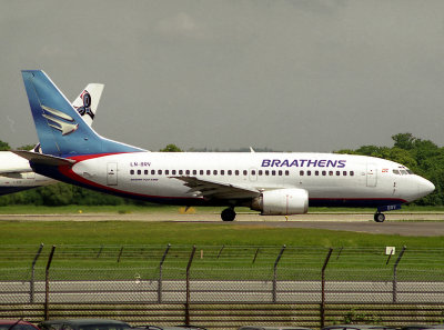 B737-500  LN-BRV  