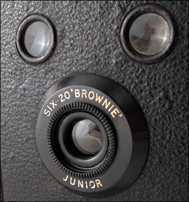 03 Kodak Six-20 Brownie Junior.jpg