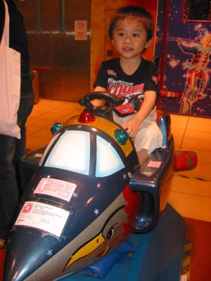 2_9_06d.jpg