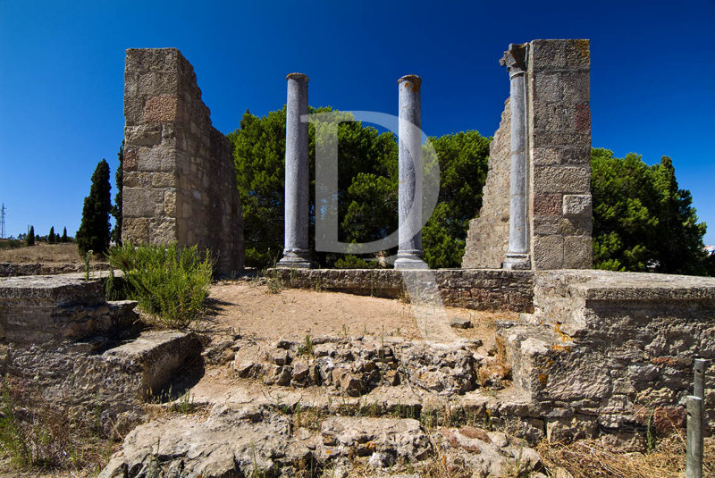 rea do Castelo Velho com as Runas da Cidade Romana de Mirbriga (IIP)