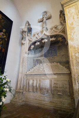 Tmulo de Joo Afonso, na Igreja de So Nicolau (Monumento Nacional)