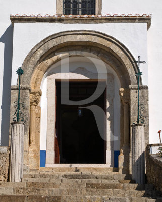 Trechos Romnicos da Igreja de Santa Maria do Castelo e So Miguel (MN)