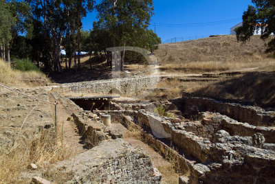 rea do Castelo Velho com as Runas da Cidade Romana de Mirbriga (IIP)