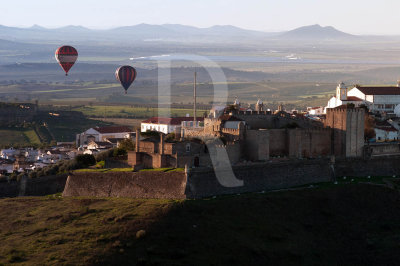 Os Bales Sobre o Castelo