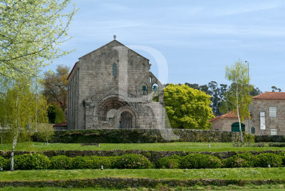 Mosteiro de So Pedro de Ferreira (MN)