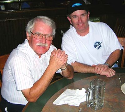 2006 - Aviation Author John Morton and LAX bum Mike Carter at Bennigans