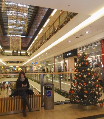 KRAKOWSKA SHOPPING  GALLERY 