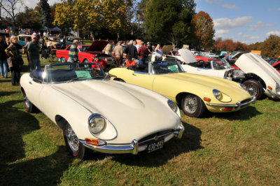 From left, 1968 Jaguar E-Type Series I  Roadster and 1970 Jaguar E-Type Series II 4.2 Litre Roadster (7898)