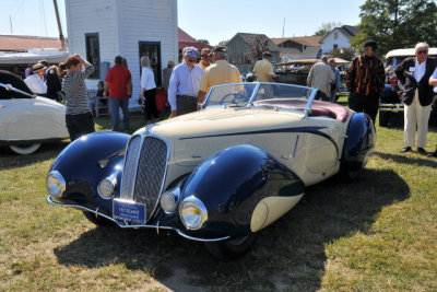 1937 Delahaye 135M Roadster by Figoni & Falaschi, owned by Malcolm Pray, Greenwich, CT; at far right, Pray (6640)