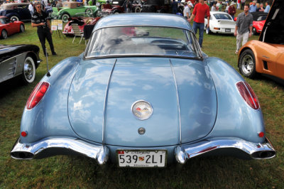 1958 Chevrolet Corvette with detachable hardtop (8129)