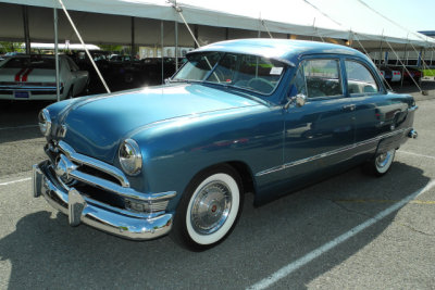 1949 Ford Custom two-door sedan (2515)