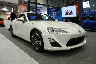2013 Scion FR-S, known elsewhere as Toyota GT86 or 86, nearly identical twin of the Subaru BRZ (5665)