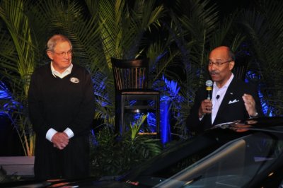 Concours founder/chairman Bill Warner listens as Ed Welburn, GM vice president for global design, talks about the C7 (8864)