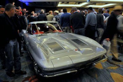 1963 Chevrolet Corvette Sting Ray (two words), second generation Corvette or C2 (8877)