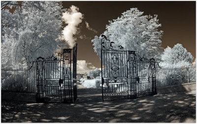 Rowntree Park Gates