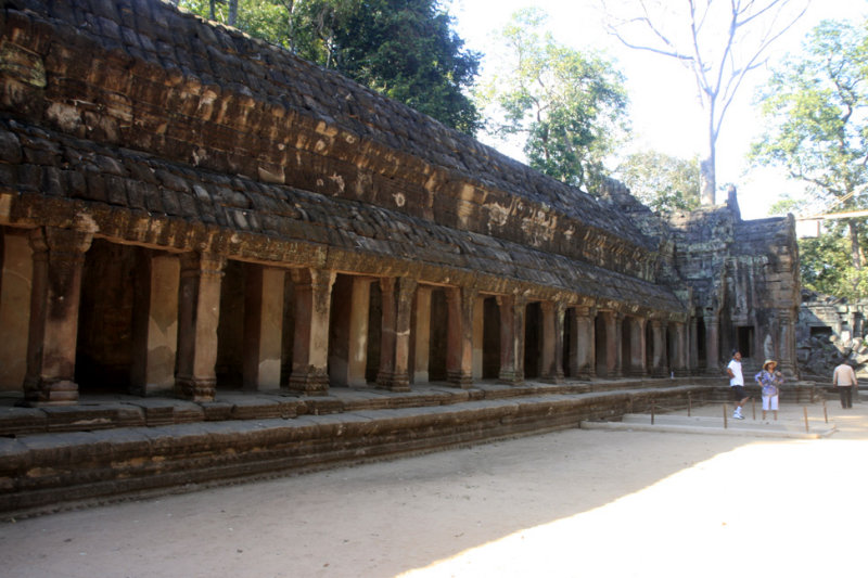 Hallway of Ta Prohm.jpg