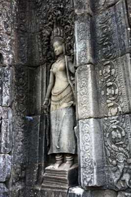 carvings in angkor thom.jpg