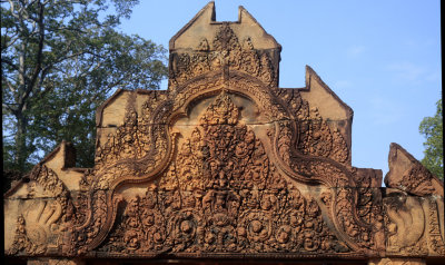 carvings in Banteay Srei.jpg