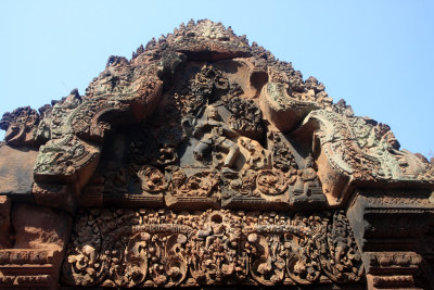 carvings in Banteay Srei 5.jpg