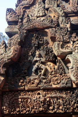carvings in Banteay Srei 12.jpg
