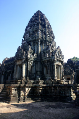 main Chapel of Banteay Samre.jpg