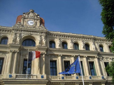 L'htel de ville de Cannes vaut bien ses palaces 5 toiles !