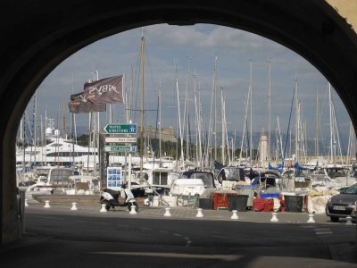 Vue sur le port de plaisance d'Antibes