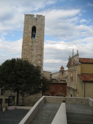 La cathdrale et son campanile