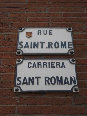 Les noms de rue sont en franais et en occitan