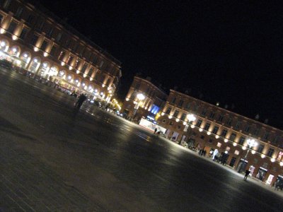 Place du Capitole, quand le noir a pris le dessus sur le rose