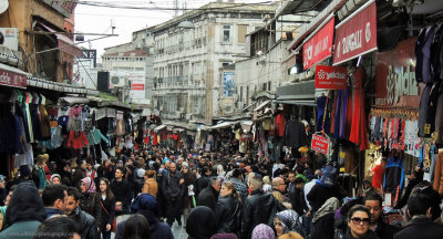 Saturday afternoon shopping in Eminönü