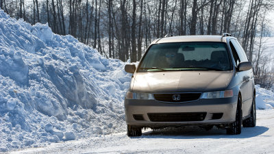 _SDP2600.jpg  Honda beside one of the ploughed Snow Drifts...