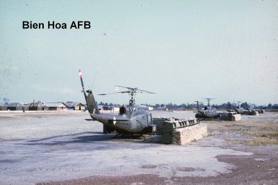 Bien Hoa AFB Aircraft-02