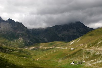 Le Roc de Balme en descendant la Croix-de-Fer