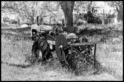 HDR Tractor Poppy Preserve 4-24-10 BW2.jpg