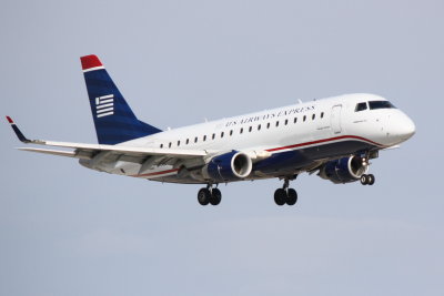 Embraer 170 (N805MD)