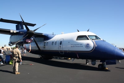 Bombardier Dash-8 (N802MR)