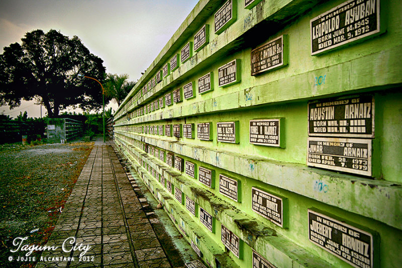 La Filipina Public Cemetery