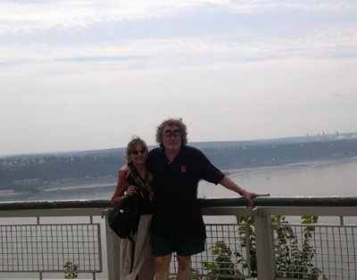 Judy and Richard on the Terrasse Dufferin (boardwalk).